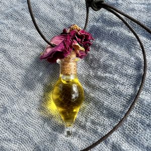 Rozenolie ketting